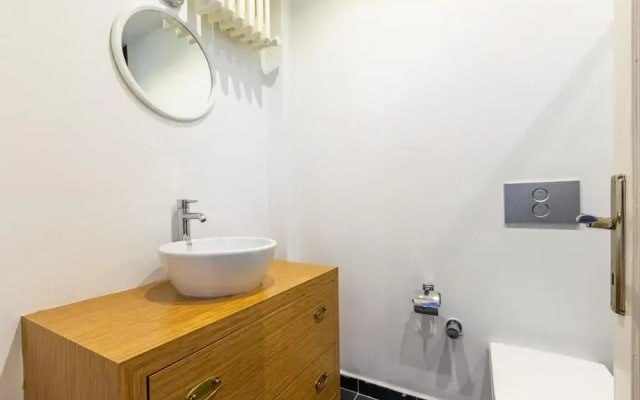 Spacious Apartment on Bagdat Street Kadikoy