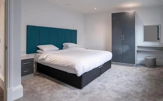 Cavern Quarter Apts - 31 North John St
