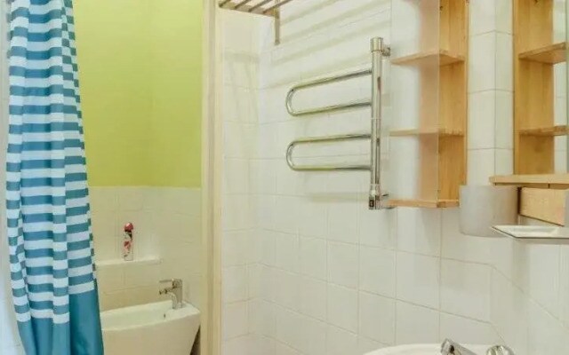 Apple-Paradise Apartments