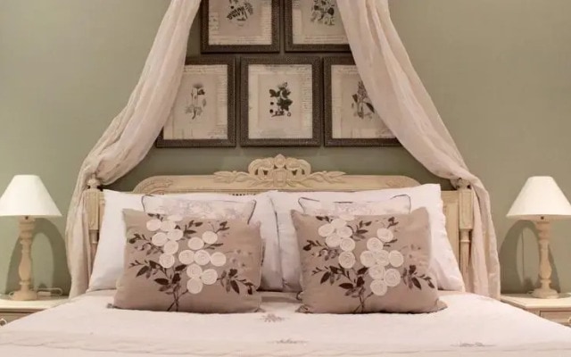 London Perfect - Middleton
