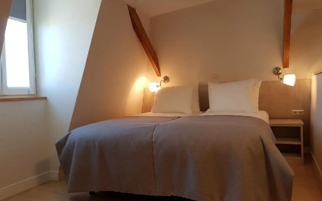 Adam Suites Hotel