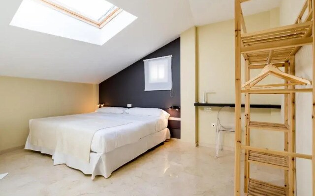 GR3-Renovated Apt Next To Old Town With Cozy Terrace