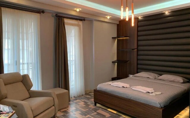 Arcadia Suit Taksim