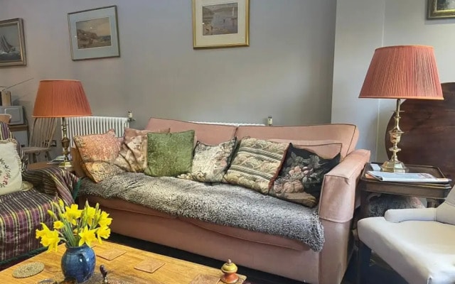 Luxurious 1 Bedroom Flat With Private Garden