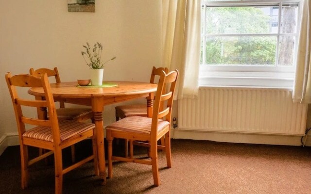 2 Bedroom Flat Near Angel