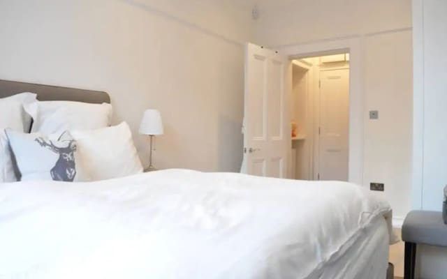 2 Bedroom 2 Storey Flat in Perfect Location