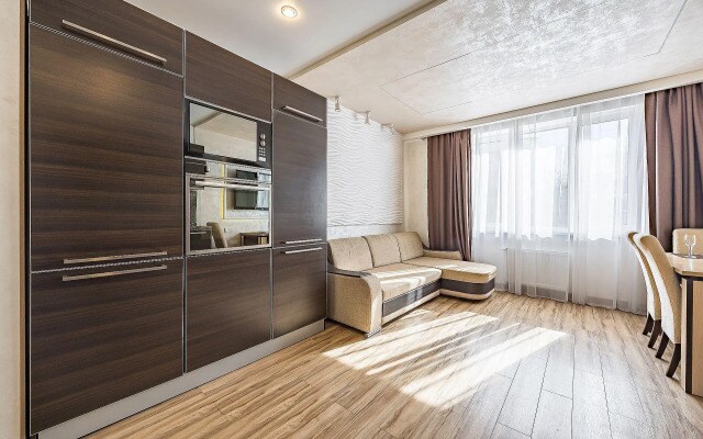 Top House (Топ Хаус) на площади Свободы