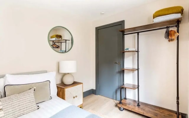 Classy Notting Hill Nest