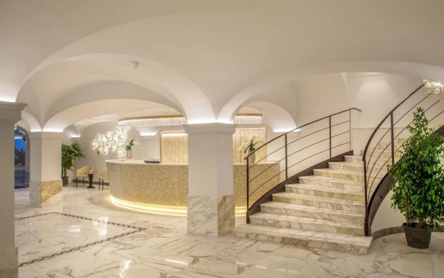 Отель Shangri-La Roma by OMNIA hotels
