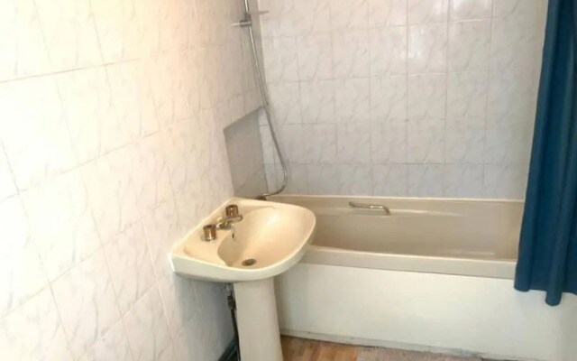 Immaculate 7-bed House in London