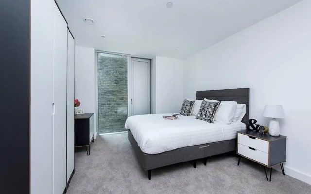 Stunning 2BR Manchester Apartment