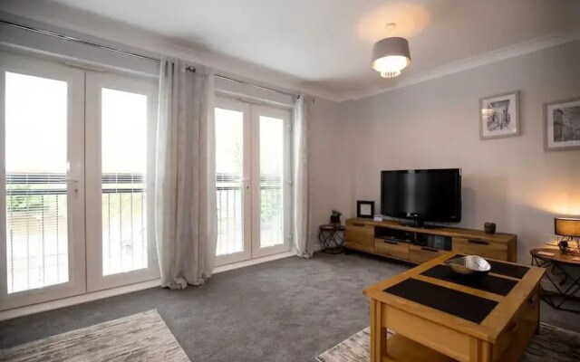 Blue Bridge View - Sleeps 7 With Free Parking
