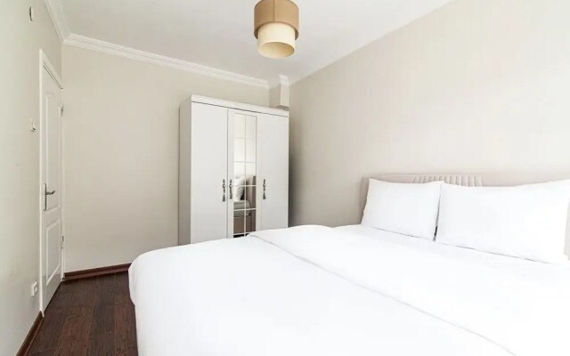 Comfy Flat With Balcony in Uskudar