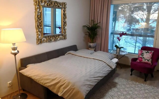 Charming Pine View Apartment
