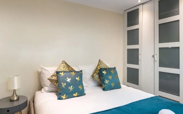 Lovely 3-bed Apartment in North Central London
