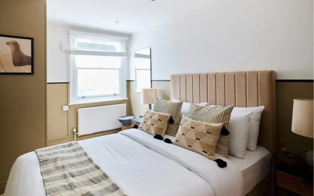 The Fichley Hideaway - Glamorous 2bdr Flat With Patio