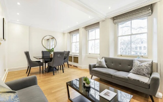 Luxury Knightsbridge Home Next To Hyde Park