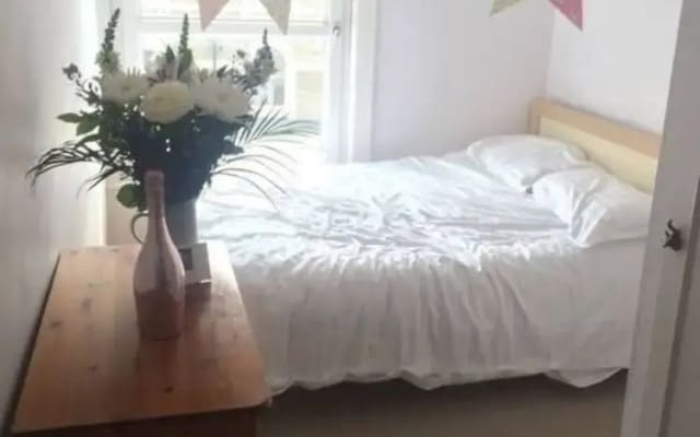 Clapham North 2 Bedroom Flat