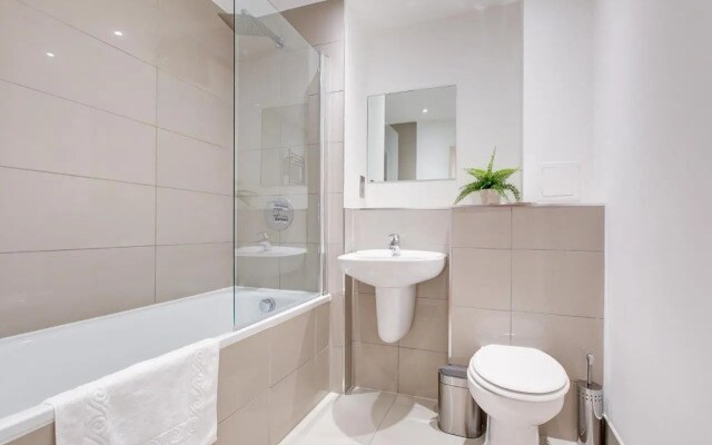 Hybrid Resi Greenwich