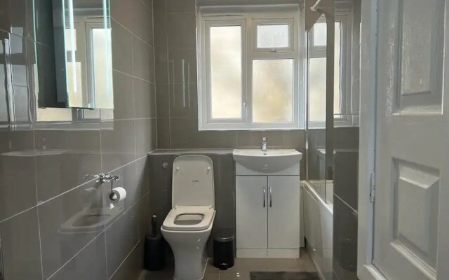Modern Executive 2-bed Apartment in London