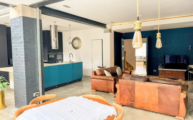 Remarkable 7-bed House in London