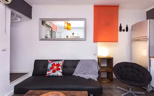 Pleasant Studio With Balcony Close to Camp Nou - Barcelona !
