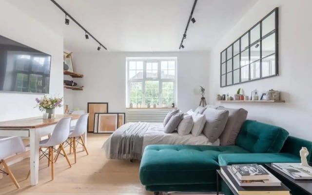 Ultra-modern 1 Bedroom in Angel With Balcony