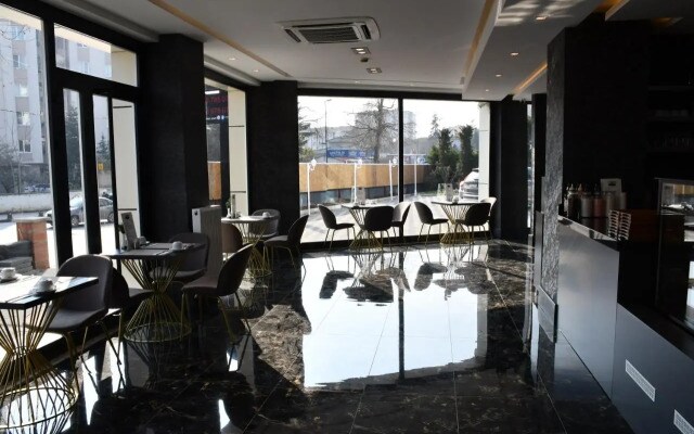 HMZ Luxury Hotel