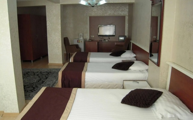 Отель Elite Plus Family Old City