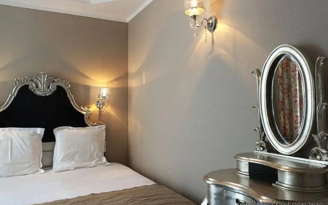 Annexe Hotel