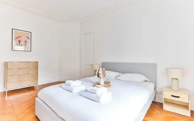 2bdr / 4P Apartment Montmartre/moulin Rouge