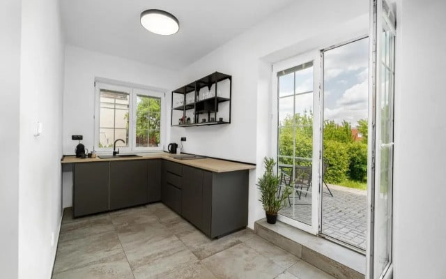 Spacious House 100m2 with Garden, Grill and Parking