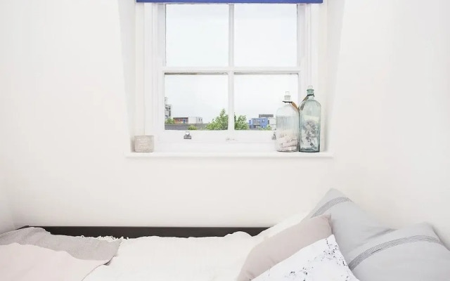 2 Bedroom Apartment in Bermondsey With Gated Parking