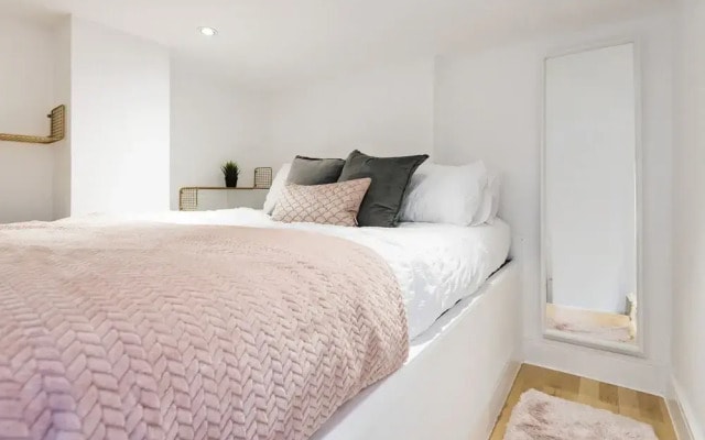 Queensway 1