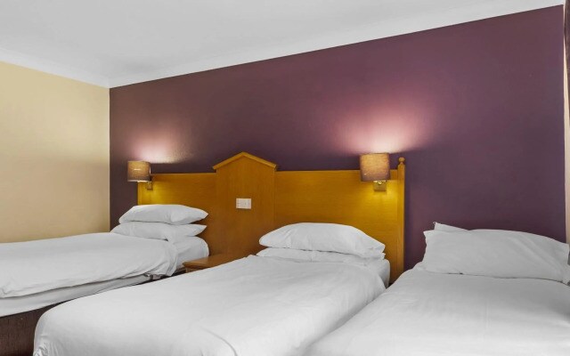 The Everglades Park Hotel