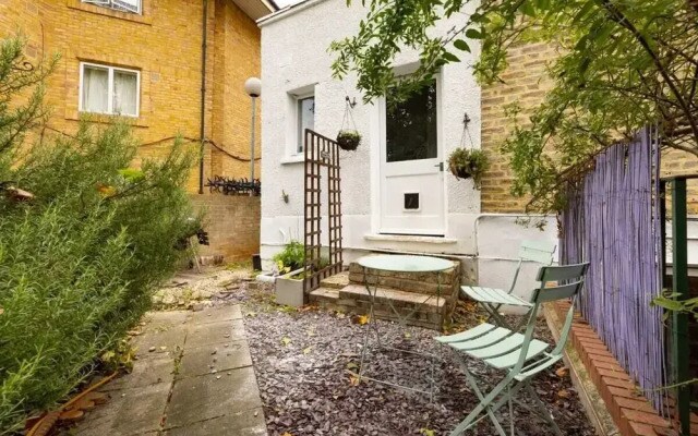 The Eltham Classic - Stunning 1bdr Flat With Garden
