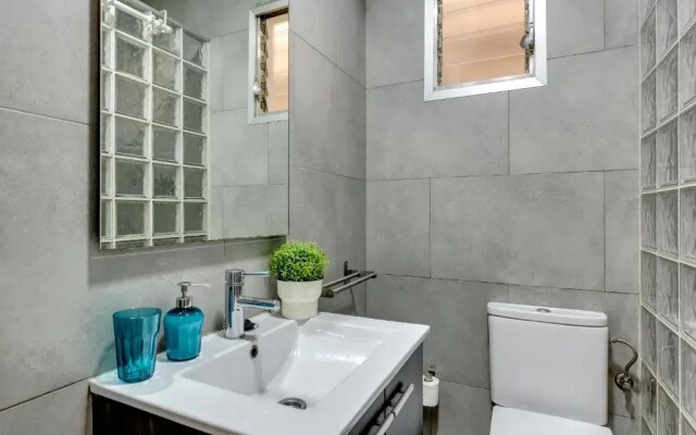 Renovated & Classic 3-Bedroom Sagrada Familia Apt.