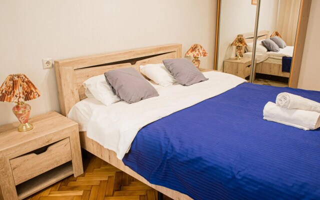 V Samom Tsentre Sochi S Novym Remontom Apartments