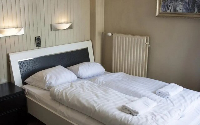 Trianon Hotel
