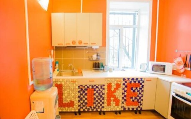 Like Hostel
