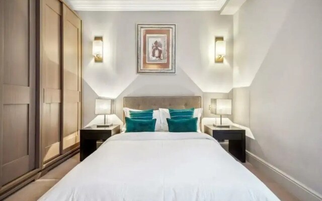 Knightsbridge Flat 3 Bed