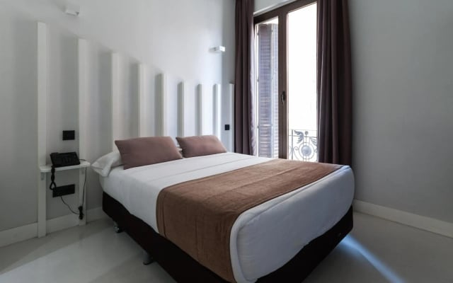 Hostal Gran Via 44