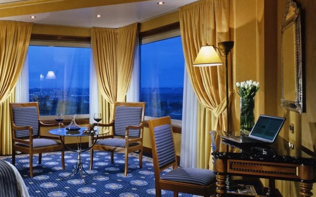 Отель Rome Marriott Park