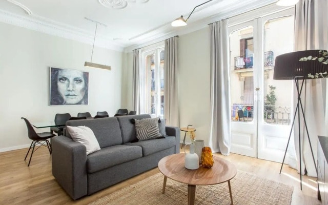 4bedroom apartment with a balcony in Las Ramblas 1 2