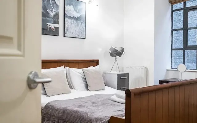 Shelton Apartment, London