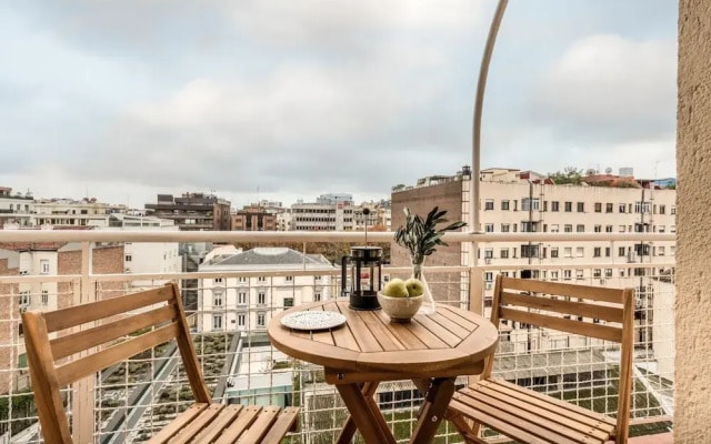 Lora - 2 Bedroom Apartment in Almagro
