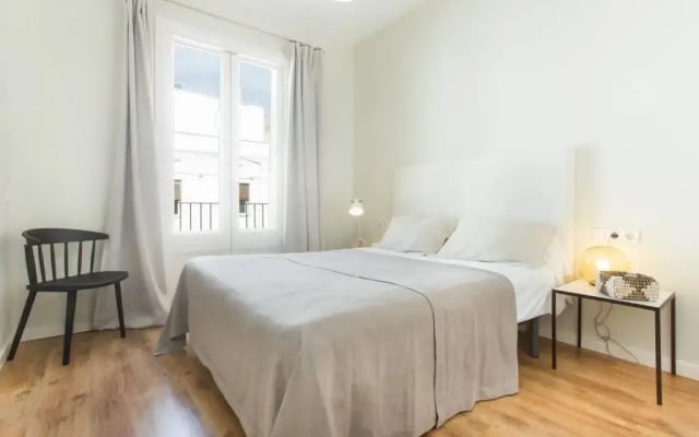 4bedroom apartment with a balcony in Las Ramblas 3 2
