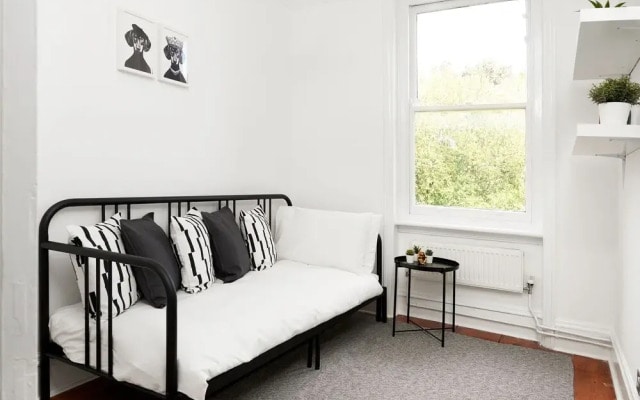 Ida Pod Places - Forest Hill Flat