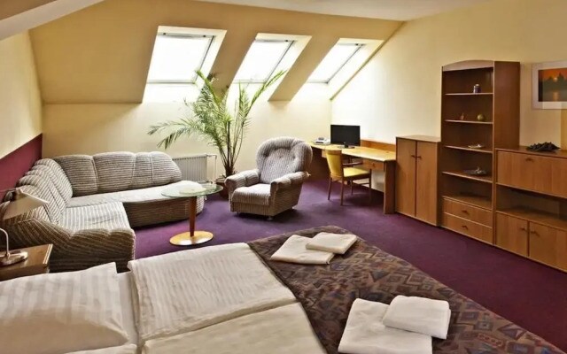 A Plus Hostel