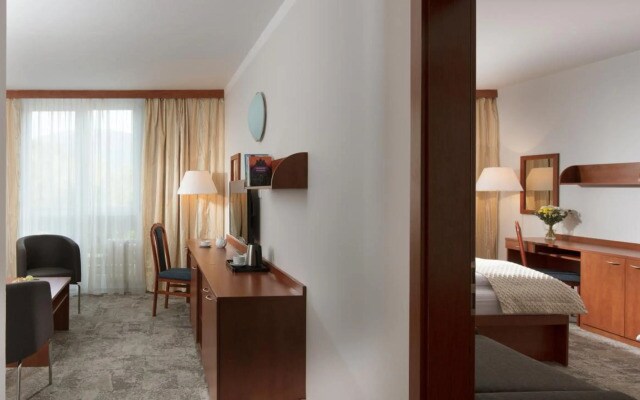 Pinia Hotel & Resort
